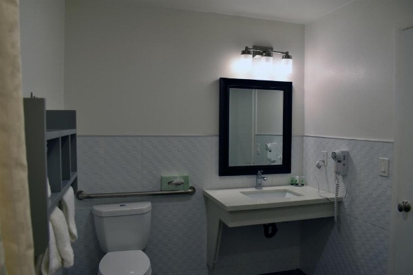 Sand Dollar Inn image 6